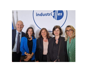 Le collectif IndustriELLES, une initiative pour changer l’image de  l’industrie auprès des jeunes filles et des femmes